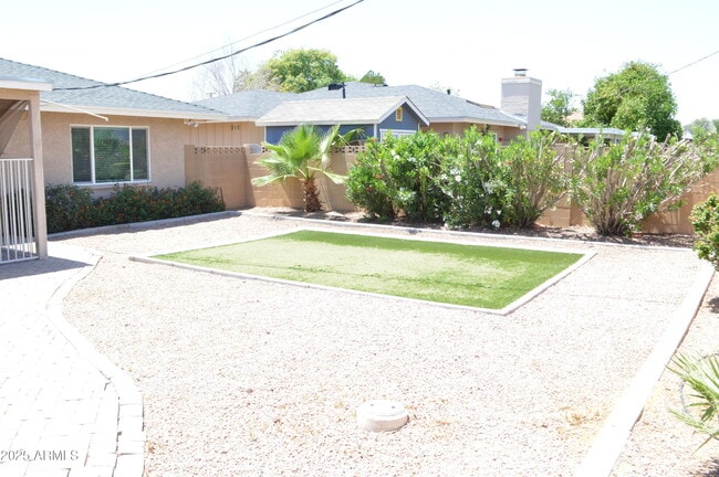 Building Photo - 8316 E Wilshire Dr