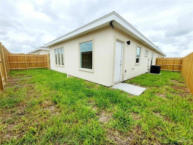Foto del edificio - 5901 Puffin Ave
