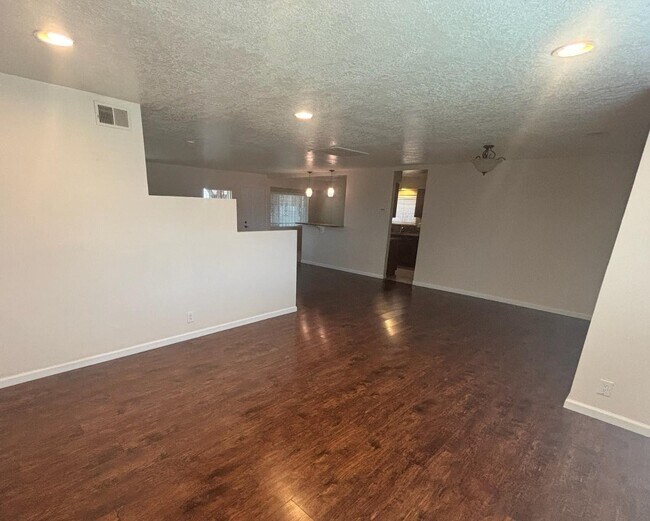 Building Photo - 12809 Hayley Ct NE
