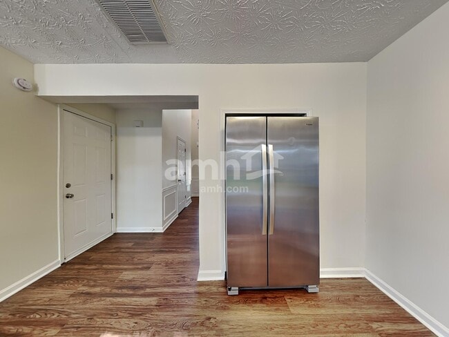 Building Photo - 920 Underhill Ct