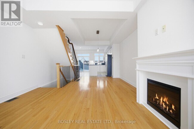 Building Photo - 10 Mendota Rd