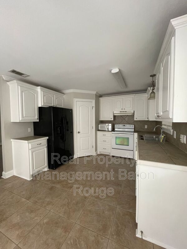 9038 Sarah St, Denham Springs, LA 70706 House Rental in Denham