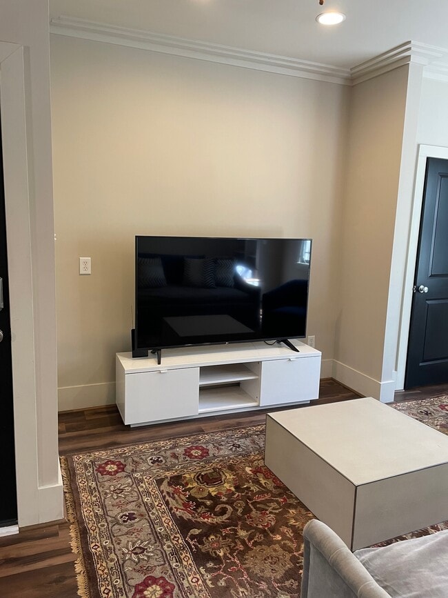 Foto del edificio - 1867 Gordon Mnr NE