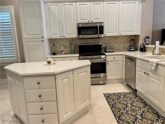Building Photo - 8449 Mallards Way