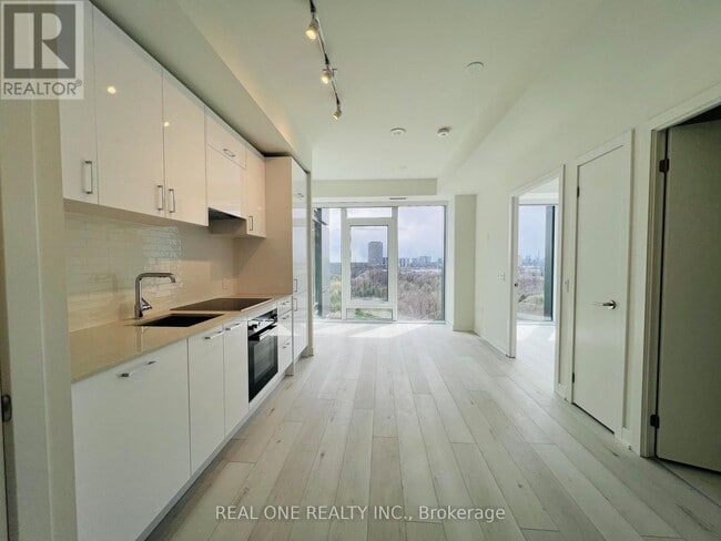 Building Photo - 5 Quarrington Ln