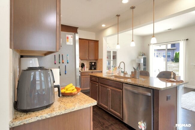 Foto del edificio - 5620 Garrow Glen Rd