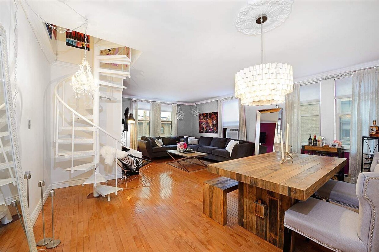 Foto principal - 2787 John F. Kennedy Blvd