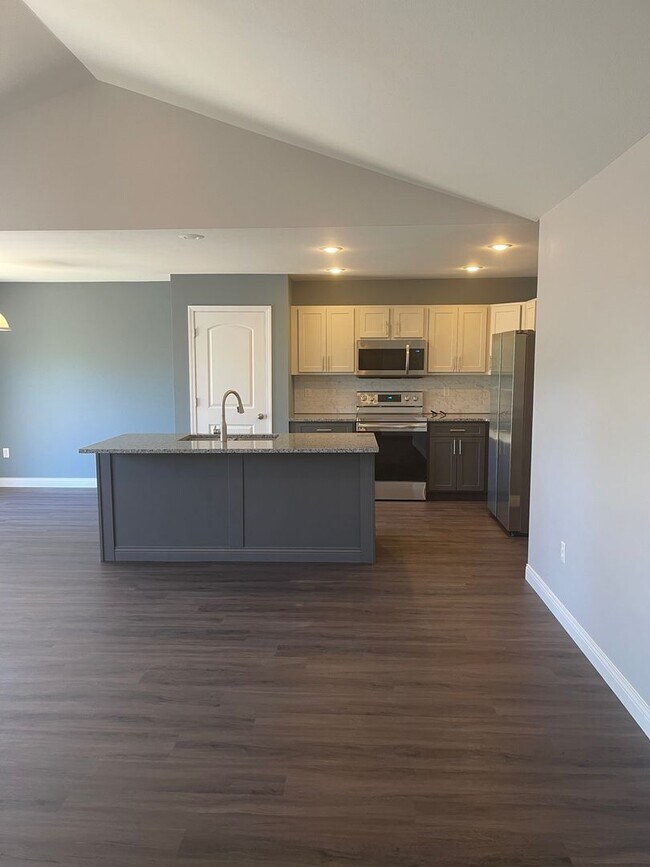 Foto del edificio - Available March 15th!!!!   Washer and drye...