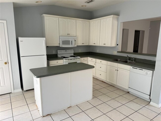 Building Photo - 10925 Subtle Trail Dr
