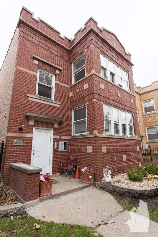 Primary Photo - 4825 N Karlov Ave