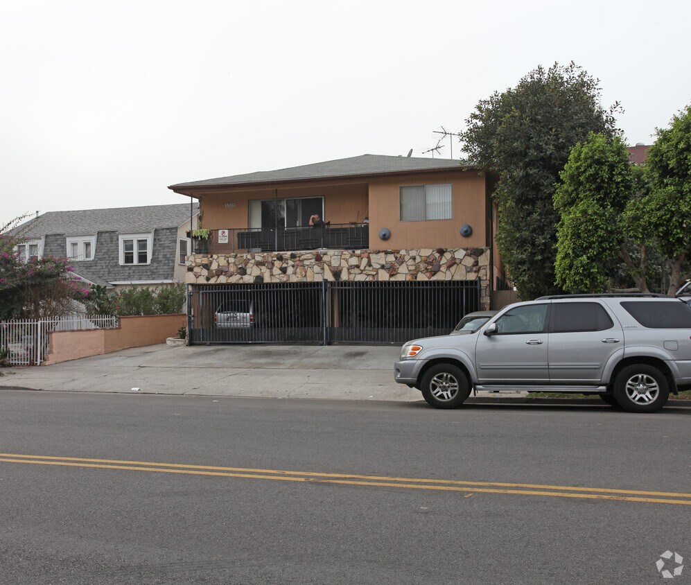 Building Photo - 1339 N Hobart Blvd