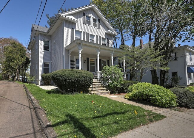 Foto del edificio - 211 Montowese St