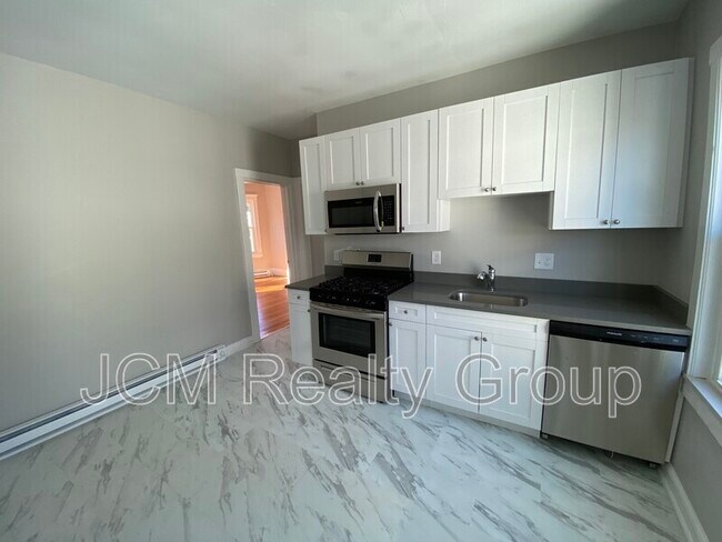 Building Photo - 48 Mora St
