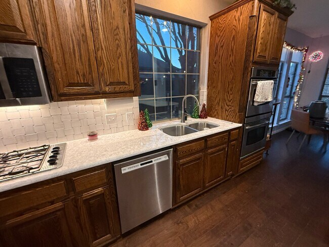 Cocina - 2489 Yuma Dr