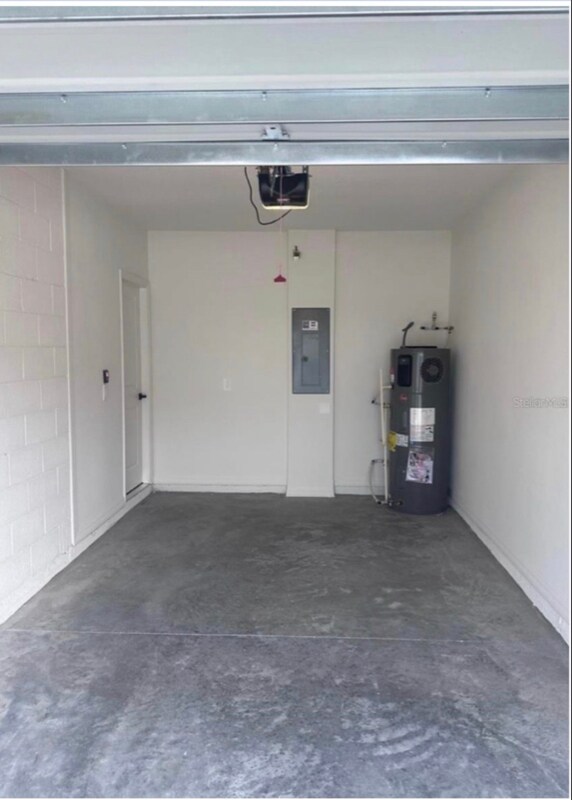 Building Photo - 9288 Westside Hls Dr