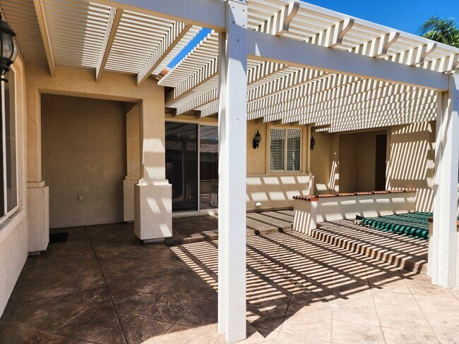 Foto del edificio - Gorgeous 4BD, 2.5BA, Four Seasons at Hemet...