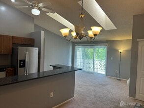Building Photo - 304 Wimbeldon Ct