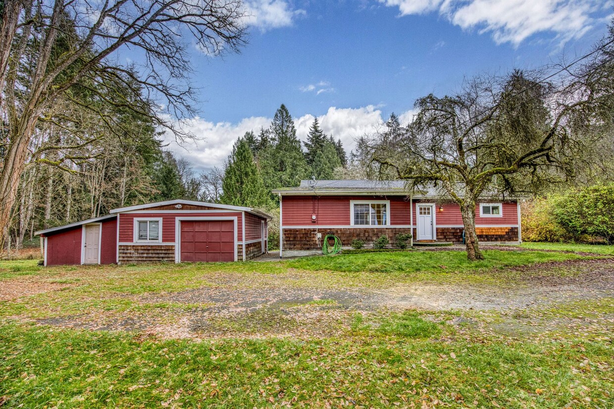 Primary Photo - Rambler in Suquamish