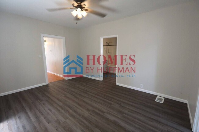 Foto del edificio - Three Bedroom House