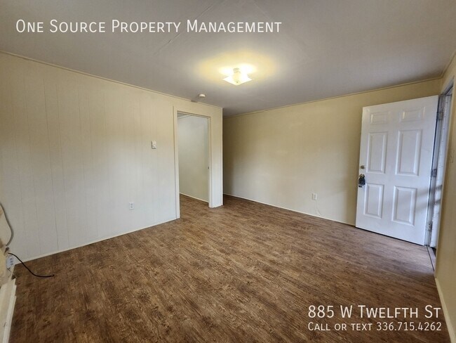 Foto del edificio - 885 W Twelfth St-