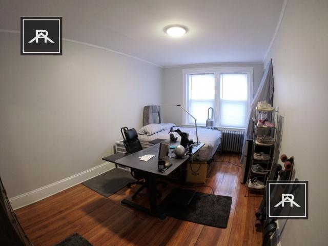 Foto del edificio - 4 bedroom in Brookline MA 02446
