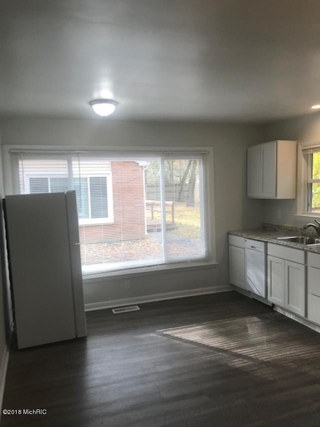 Building Photo - 7334 Lovers Ln