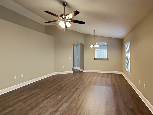 Building Photo - 10040 Landport Way