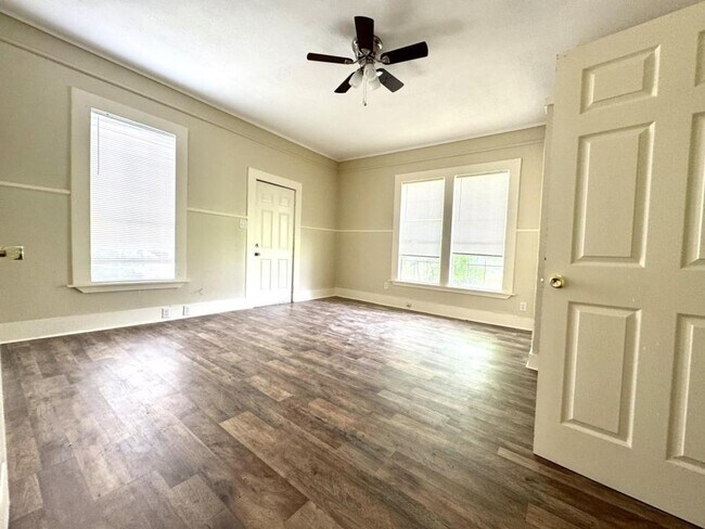 Foto del edificio - 701 N Cypress St