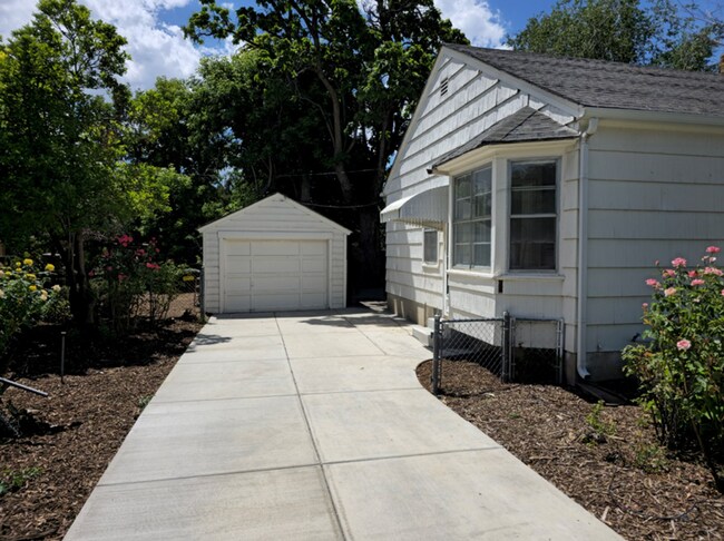 Building Photo - Recently Updated 3-Bedroom Millcreek Home with Fenced Yard