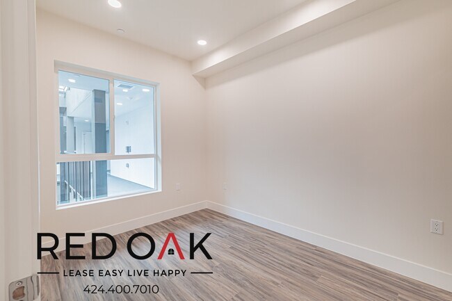Foto del edificio - 1037 Dewey Ave