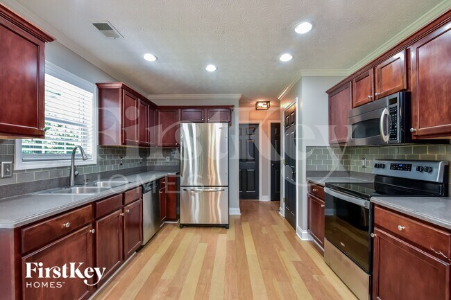 Foto del edificio - 6014 Fairing Drop