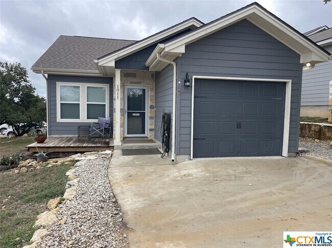 Building Photo - 1011 Alta Vista Ln