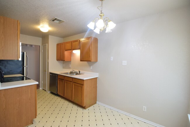 Building Photo - 2103 Caprice Dr