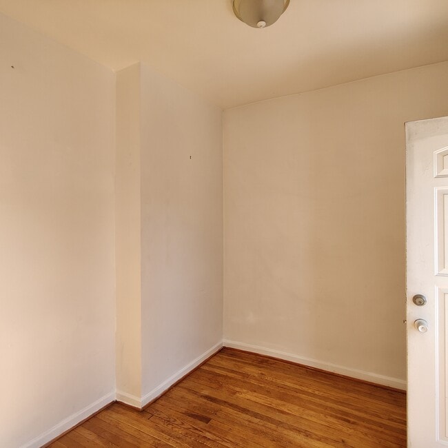 Building Photo - 2730 W Giddings St