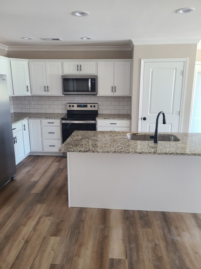 Stainless Steel Appliances - 1002 Judah Bear Blvd