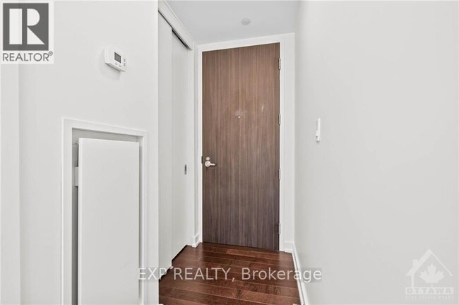 Building Photo - 111 Champagne Ave S