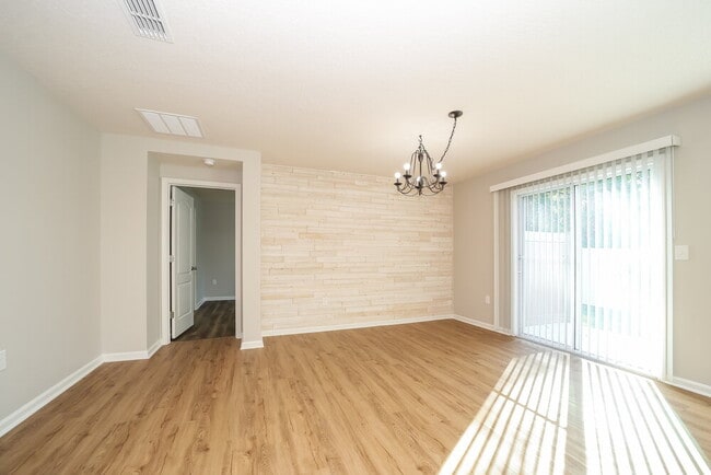 Building Photo - 45014 Ingleham Cir