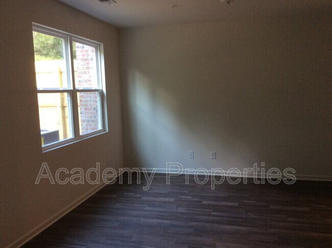 Foto del edificio - 1627 Larkspur Trail