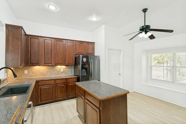 Building Photo - 1745 Woodstream Ln