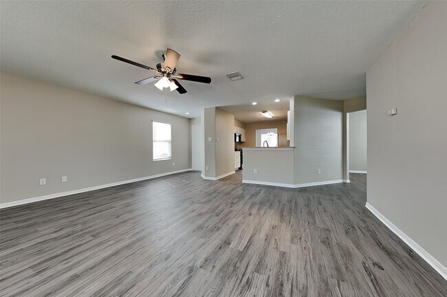 Foto del edificio - 16825 Greenhouse St