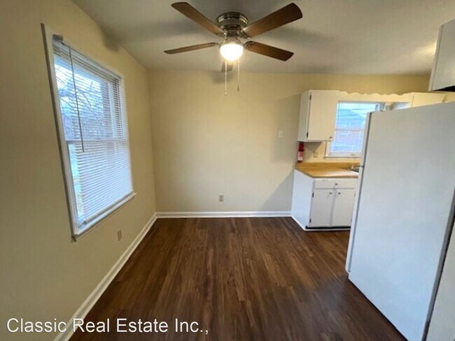Building Photo - 2 br, 1 bath House - 3712 Camelot Drive #4