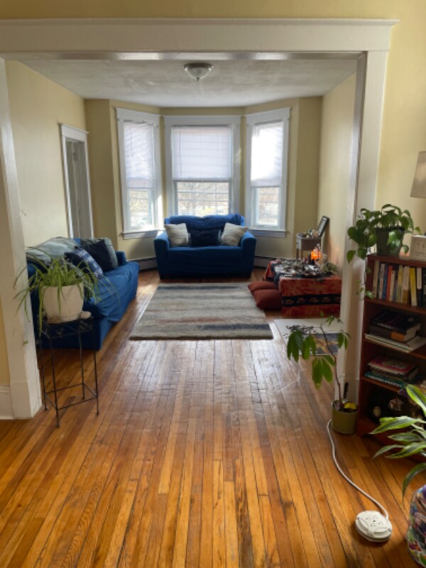 Building Photo - 2635 3rd Ave
