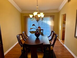 Building Photo - 4914 Acorn Dr