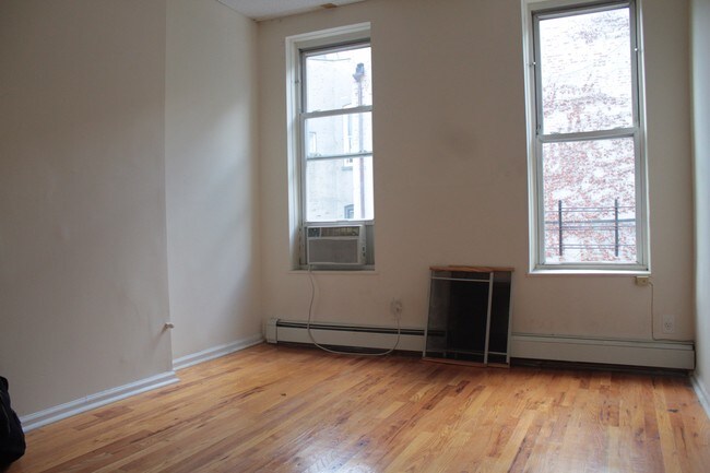 Foto del edificio - 784 Nostrand Ave