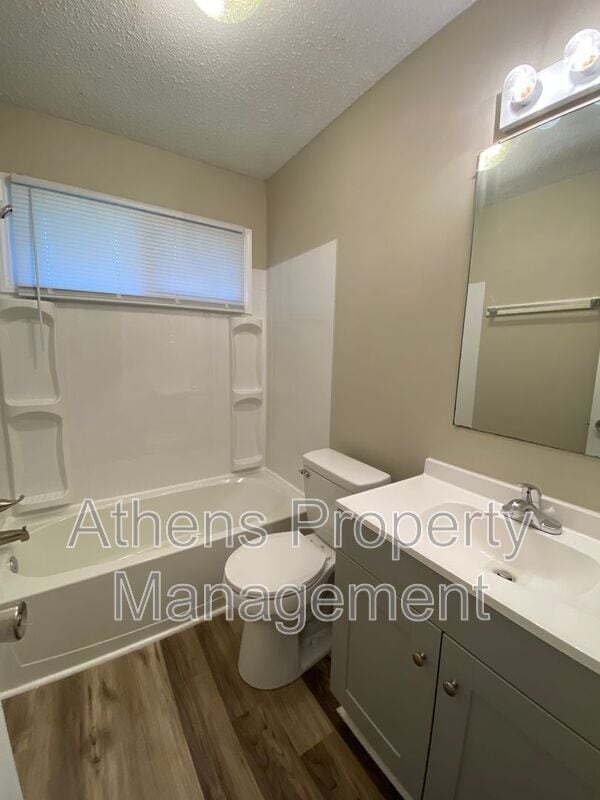 Building Photo - 117 Jockey Club Dr