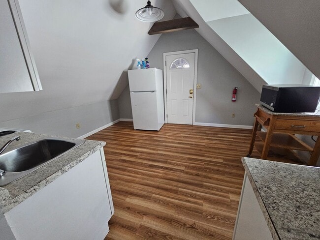 Photo - 120 North St Apartment