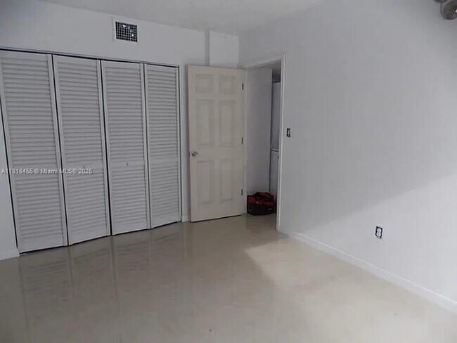 Foto del edificio - 7031 SW 129th Ave