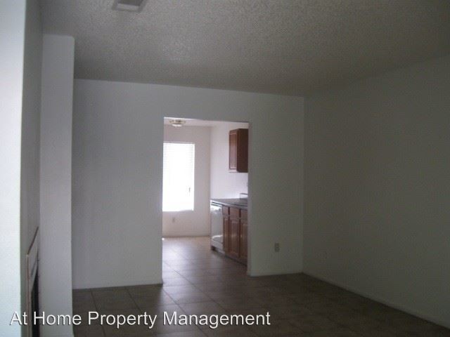Primary Photo - 4422 White Ln