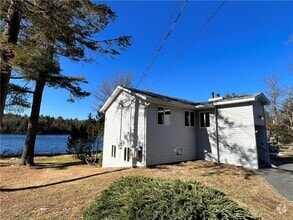 Building Photo - 165 Beaver Lake Rd