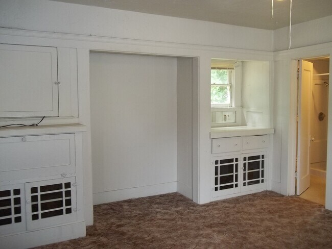 Foto del edificio - Affordable 1 bedroom 1 bathroom home on Marks and McKinley.
